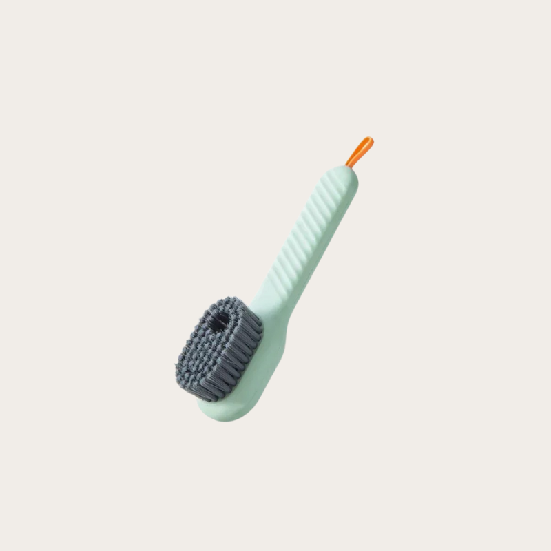 Escova para limpeza de tênis com dispenser para detergente